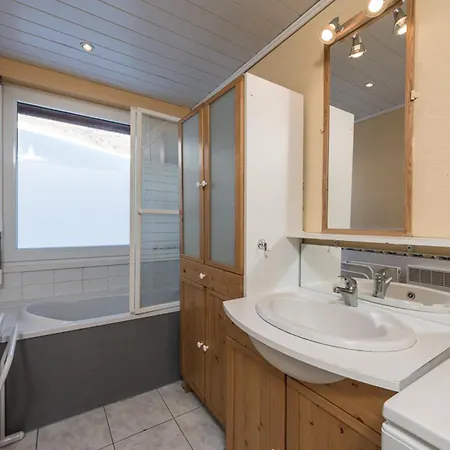 Spacieux Avec Balcon, 3 Pieces, 8 Pers., Au Pied Des Pistes, Proche Commerces Et Services - Fr-1-502-440
